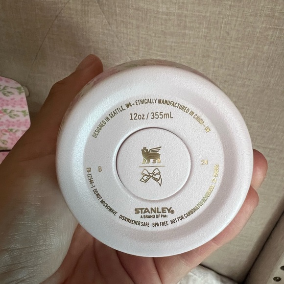 Stanley Loveshack 12 oz water bottle - Picture 3 of 6